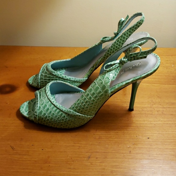 Heels - Picture 2 of 2